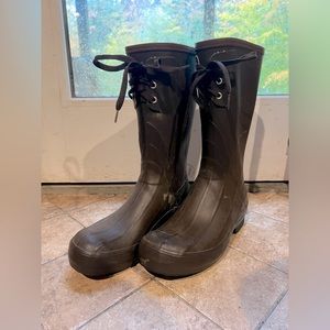 Brown women’s lacrosse boots
